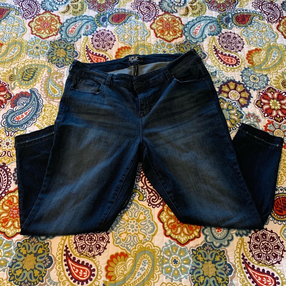 Celebrity Pink Body Sculpt Jeans